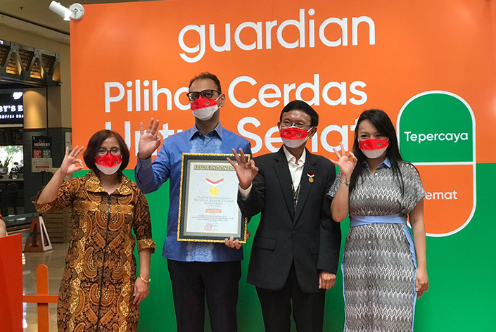 Guardian Receives MURI Certificate for Free Medical Service